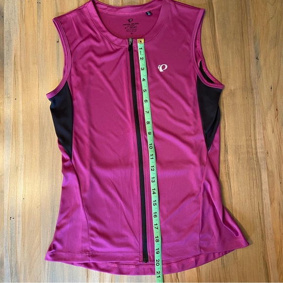 Pearl Izumi Women’s Cycling Sleeveless Top Size M in Magenta Full Zip. - Picture 3 of 9